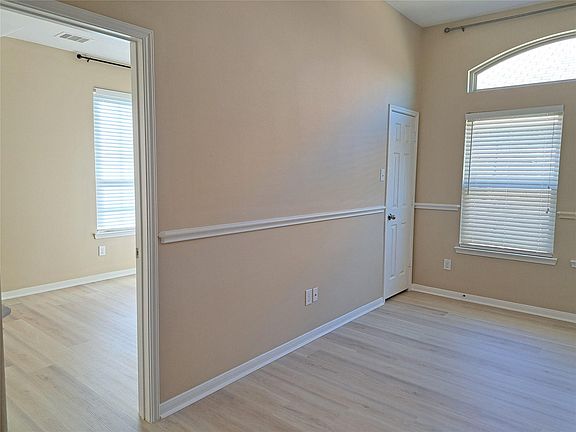 4th image of 21910 Cascade Hollow Ln