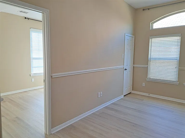 21910 Cascade Hollow Ln — Photo 4