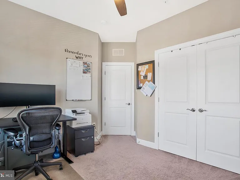 130 Capital Ct — Photo 29