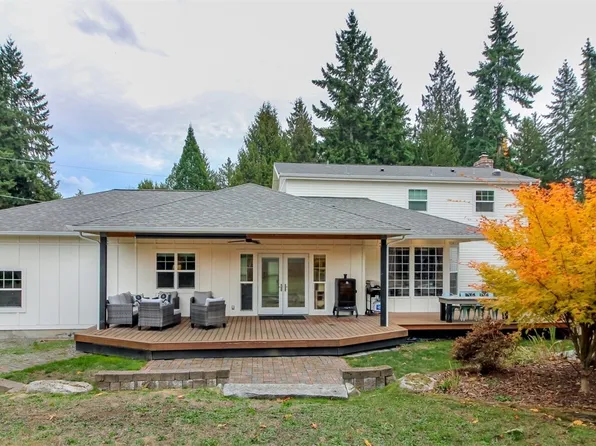 2910 91st Avenue E, Edgewood, WA 98371