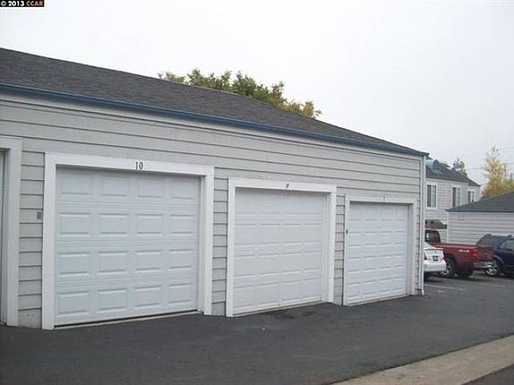 2nd image of 5017 Hiller Ln