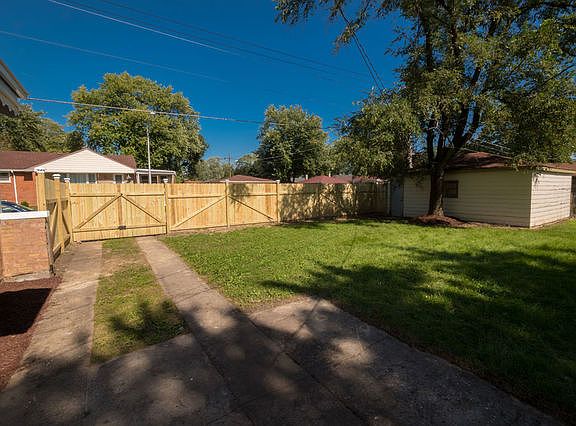 3rd image of 401 47th Ave