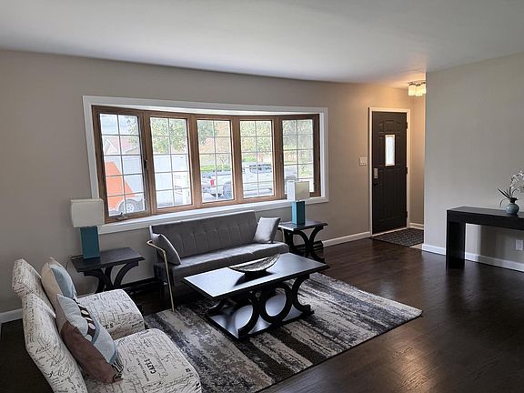 3rd image of 7713 W Verona COURT