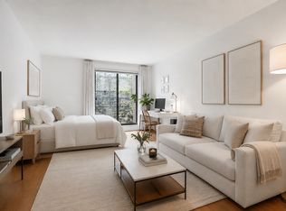 221 E 82nd St APT 3D, New York, NY 10028
