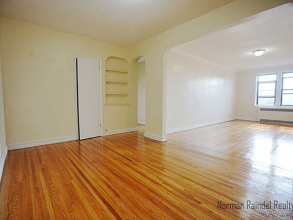 3rd image of 1900 Avenue W APT 4G