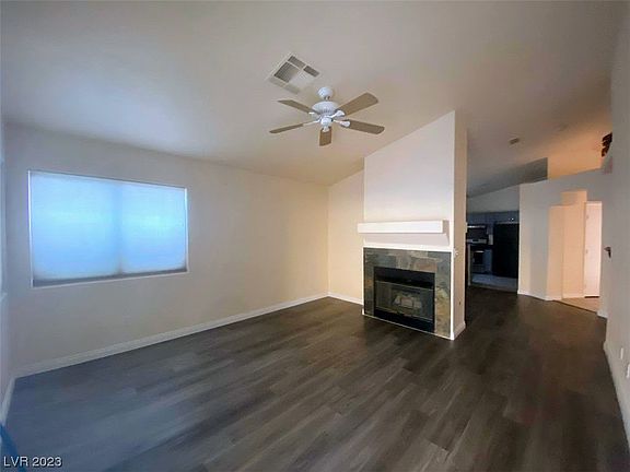 3rd image of 9161 Bucksprings Dr