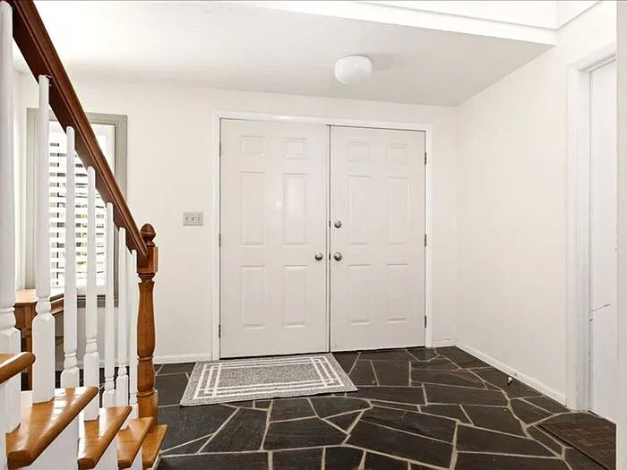 4 bed, 2.5 bath, 3026 sqft, $5,000 — Photo 3