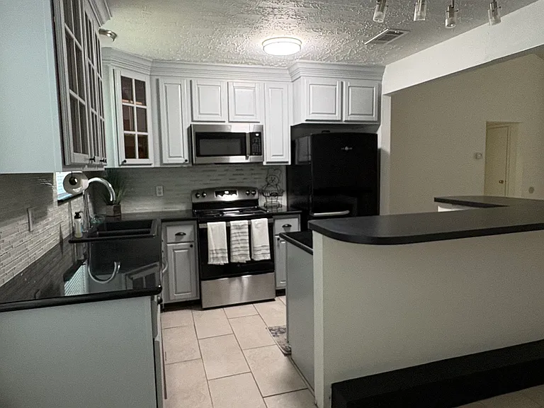 13827 Flagstone Dr — Photo 9