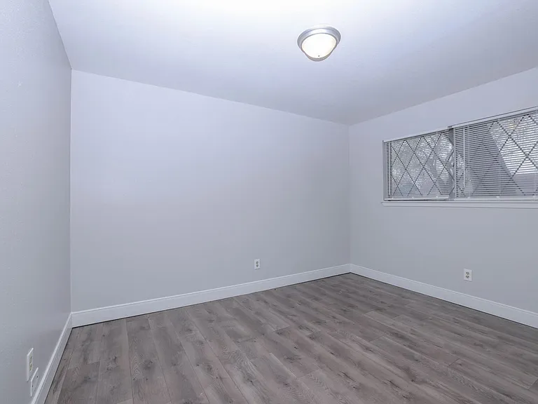 9834 Denning Dr — Photo 26