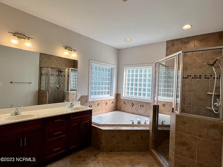 206 Sandy Springs Rd — Photo 27