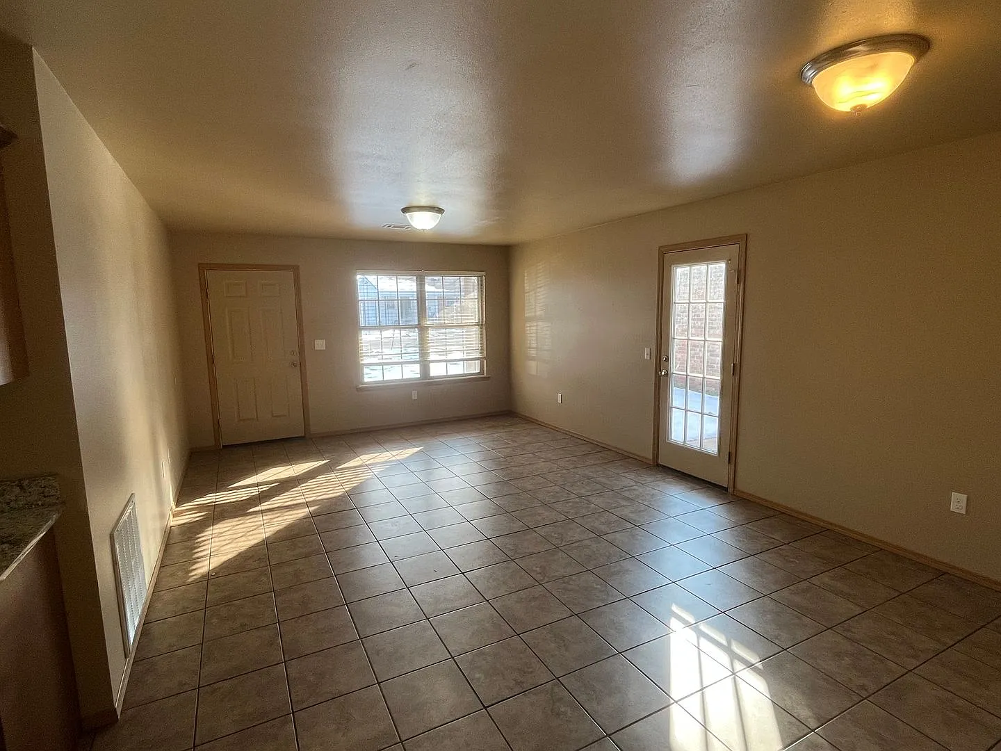1502 S Cleveland Ave — Photo 3