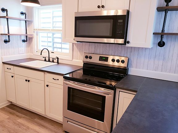 Entirely brand new kitchen and appliances!