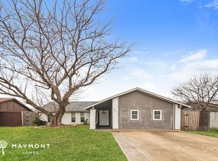 2611 Elk Grove Rd, Carrollton, TX 75007