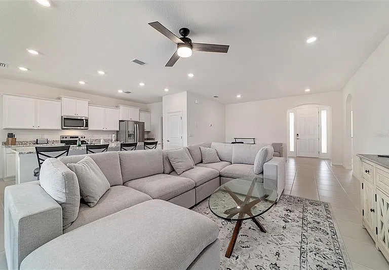 4171 NW 48th Terrace Rd — Photo 3