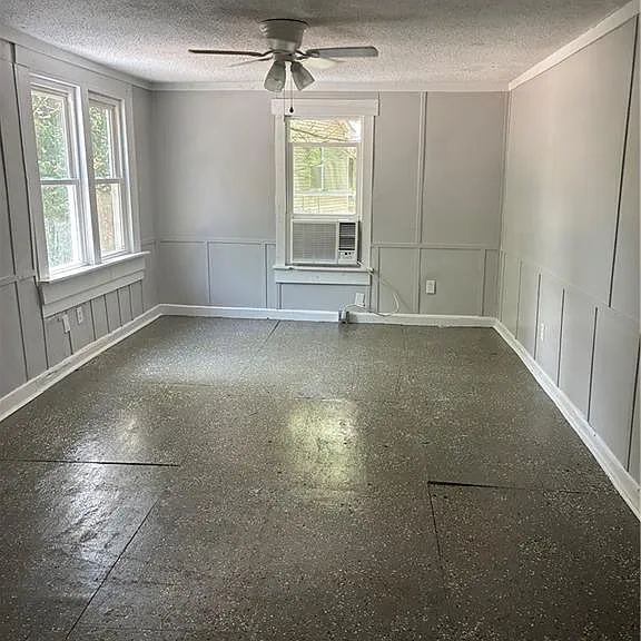 2850 Edgewood St — Photo 3