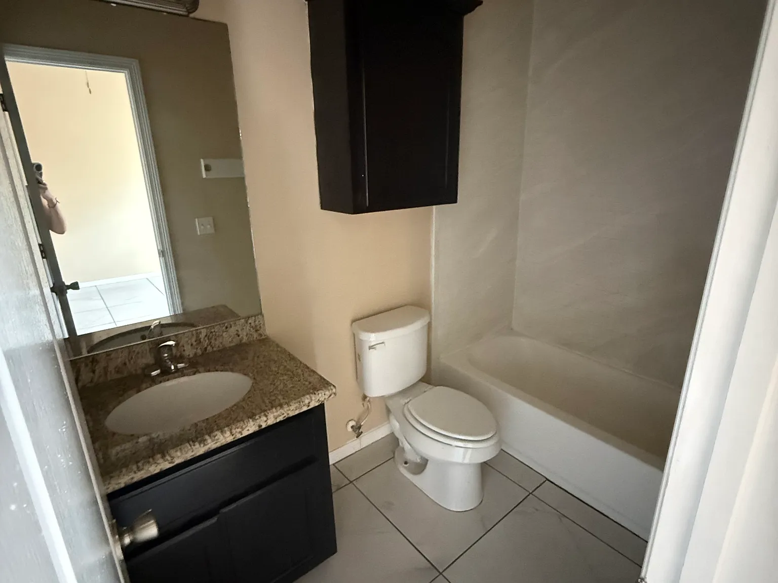 2 bed, 950 sqft, $975 — Photo 2