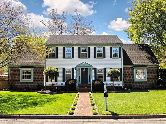 3rd image of 1105 Vineyard Dr
