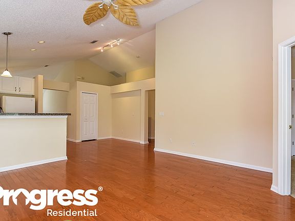 2nd image of 642 Southland Ln