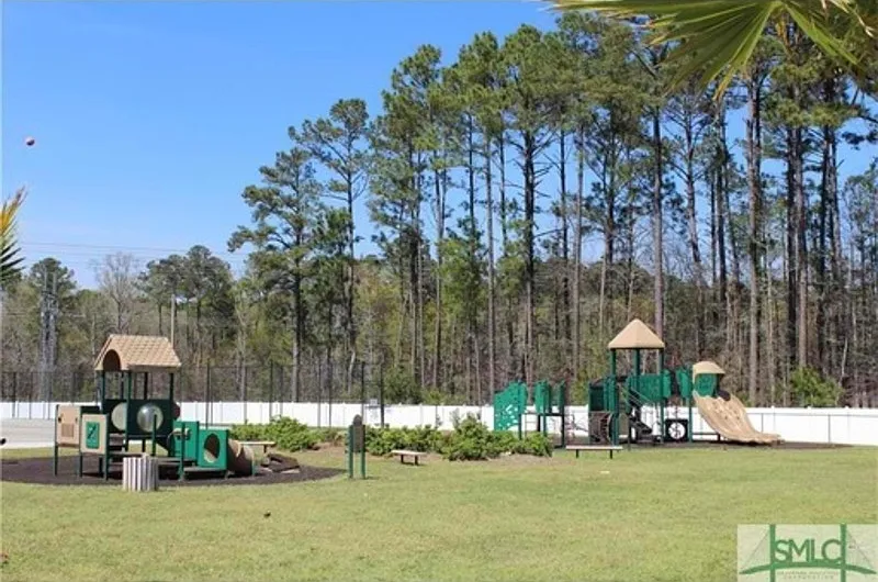 3 bed, 2.5 bath, 1441 sqft, $1,850 — Photo 3