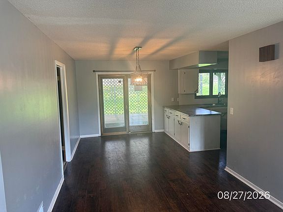5th image of 602 West St