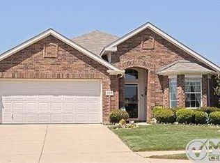 8909 Yosemite Trl, Aubrey, TX 76227