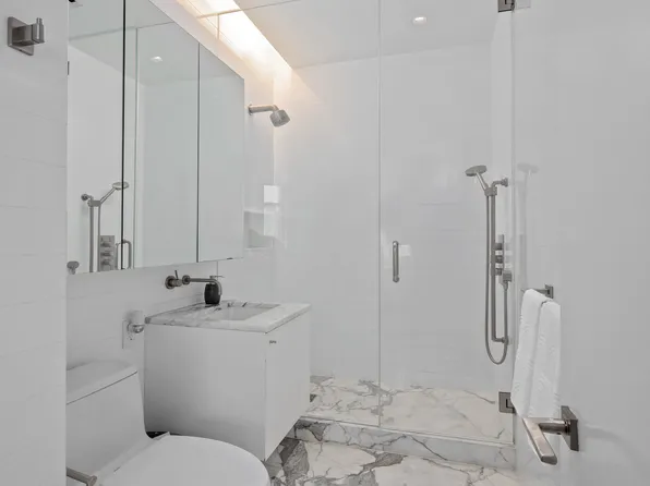 200 East 32nd Street image 8 of 16