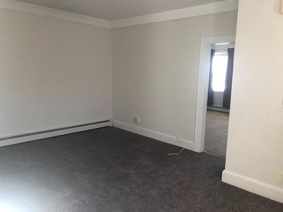 2nd image of 124 Jackson Ave APT 2