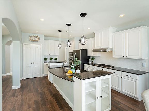 4th image of 2522 Cezanne Cir