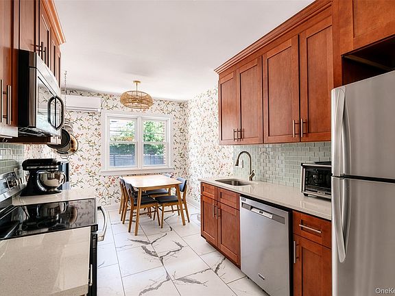 4th image of 3114 48th Street