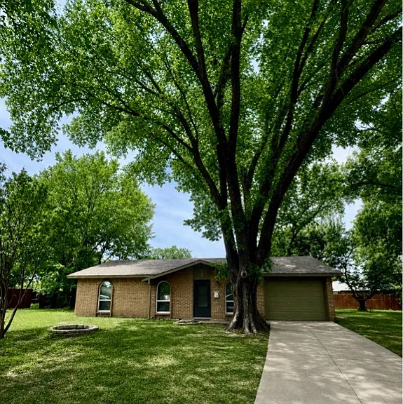 2801 W Springdale Cir — Photo 1