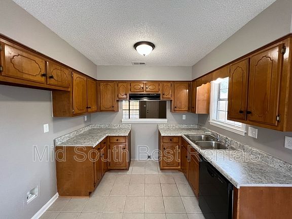 4th image of 6942 Hillindale Dr