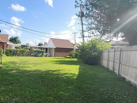3rd image of 1014 N Jefferson Pl