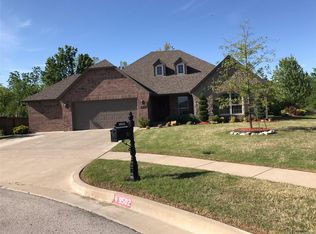 9502 N 95th Ct E, Owasso, OK 74055
