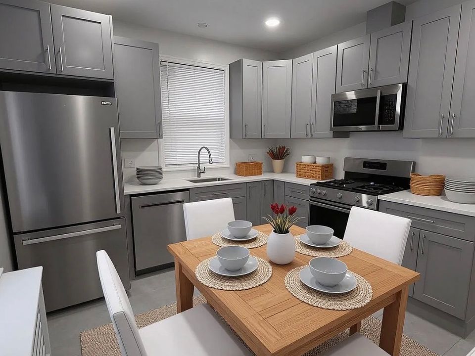 1st image of 211 Wilson Ave Floor 1