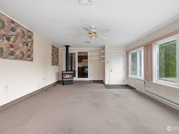 5th image of 102 Candlewyck Drive W