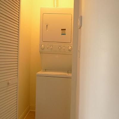 5th image of 2119 W Washington Blvd #2W