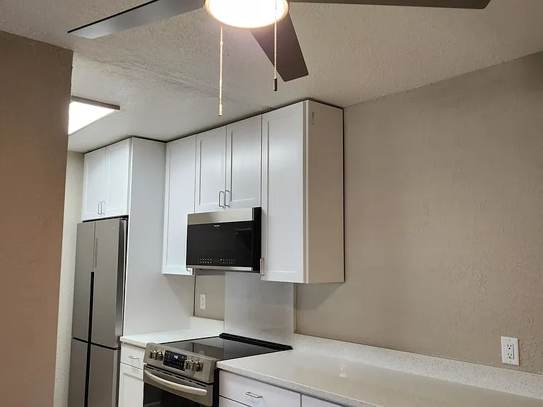 Sand Pebble Community *Renovated Units — Photo 127