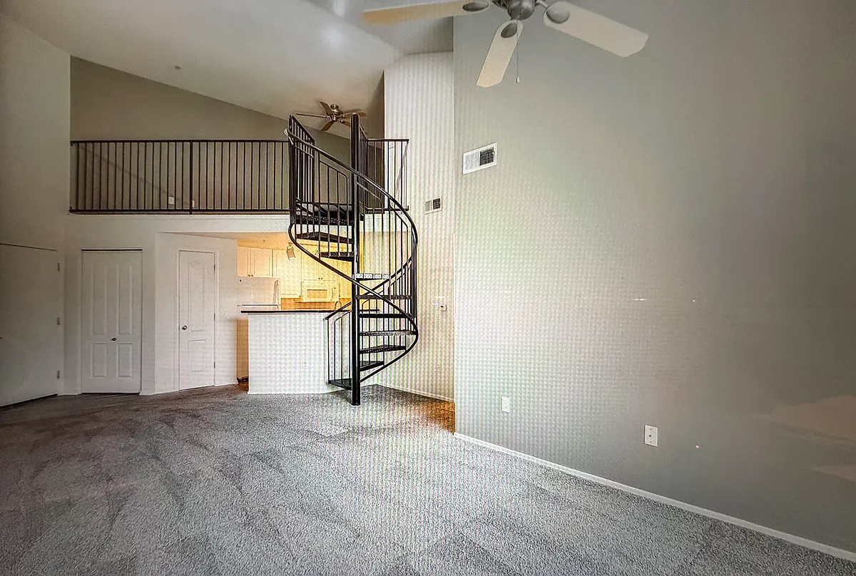 Building Photo - 1701 E Colter St #453