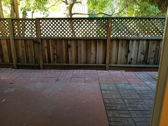 4th image of 1021 Delna Manor Ln