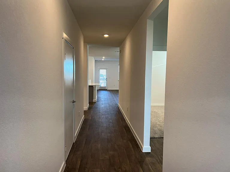14213 Cantarra Dr — Photo 4