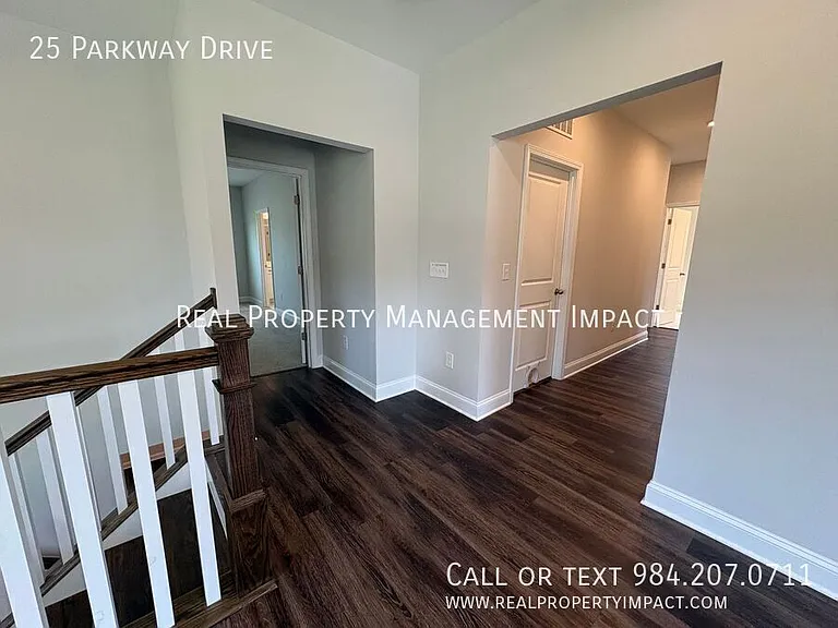 25 Parkway Dr — Photo 34
