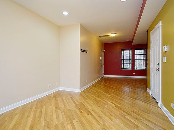 4th image of 1336 W Greenleaf Ave APT 1E