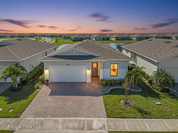 1572 Great Belt Cir, Melbourne, FL 32940