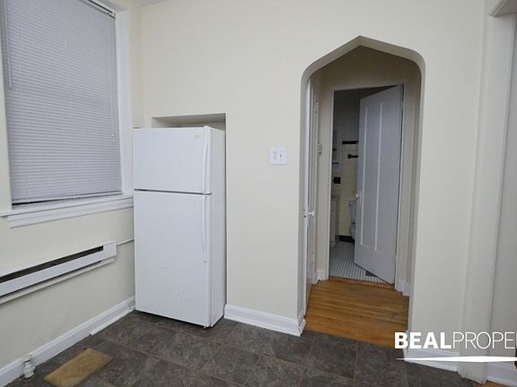 4th image of 4417 N Wolcott Ave #A3