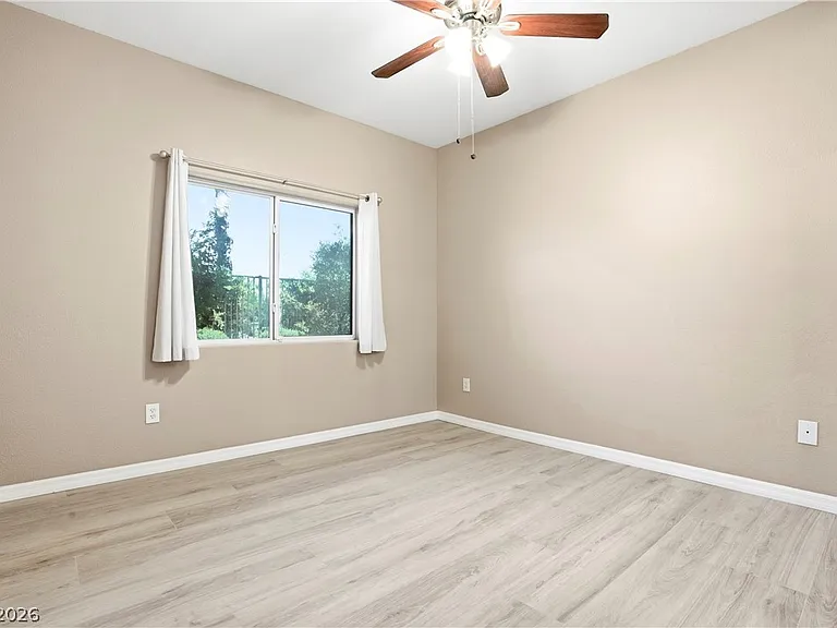 2291 W Horizon Ridge Pkwy #13175 — Photo 12