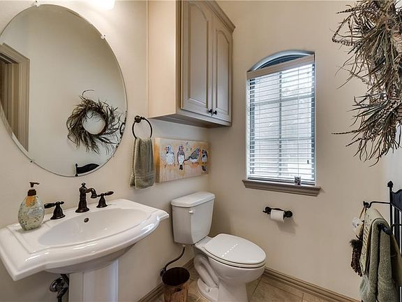 4th image of 2180 McPherson Dr #2180