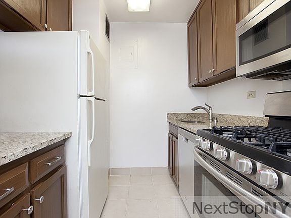 4th image of 245 E 54th St APT 5C