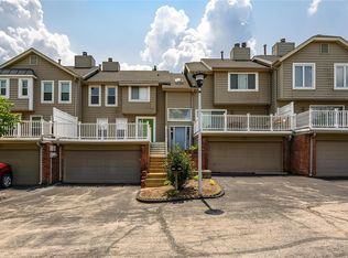 2221 Clayville Ct, Chesterfield, MO 63017