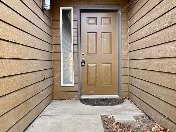 2nd image of 2769 NE Mesa Ct Unit 2