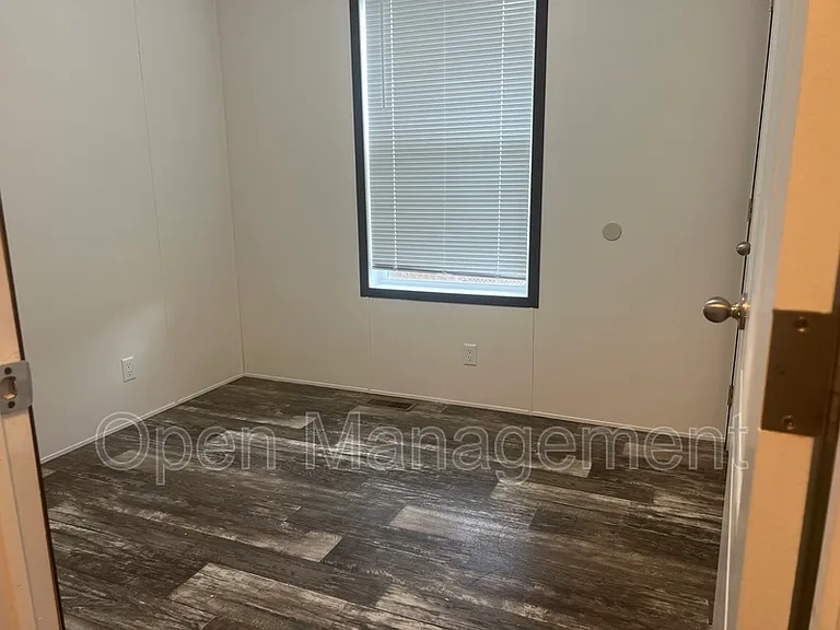 825 1st Ave E #323 — Photo 5